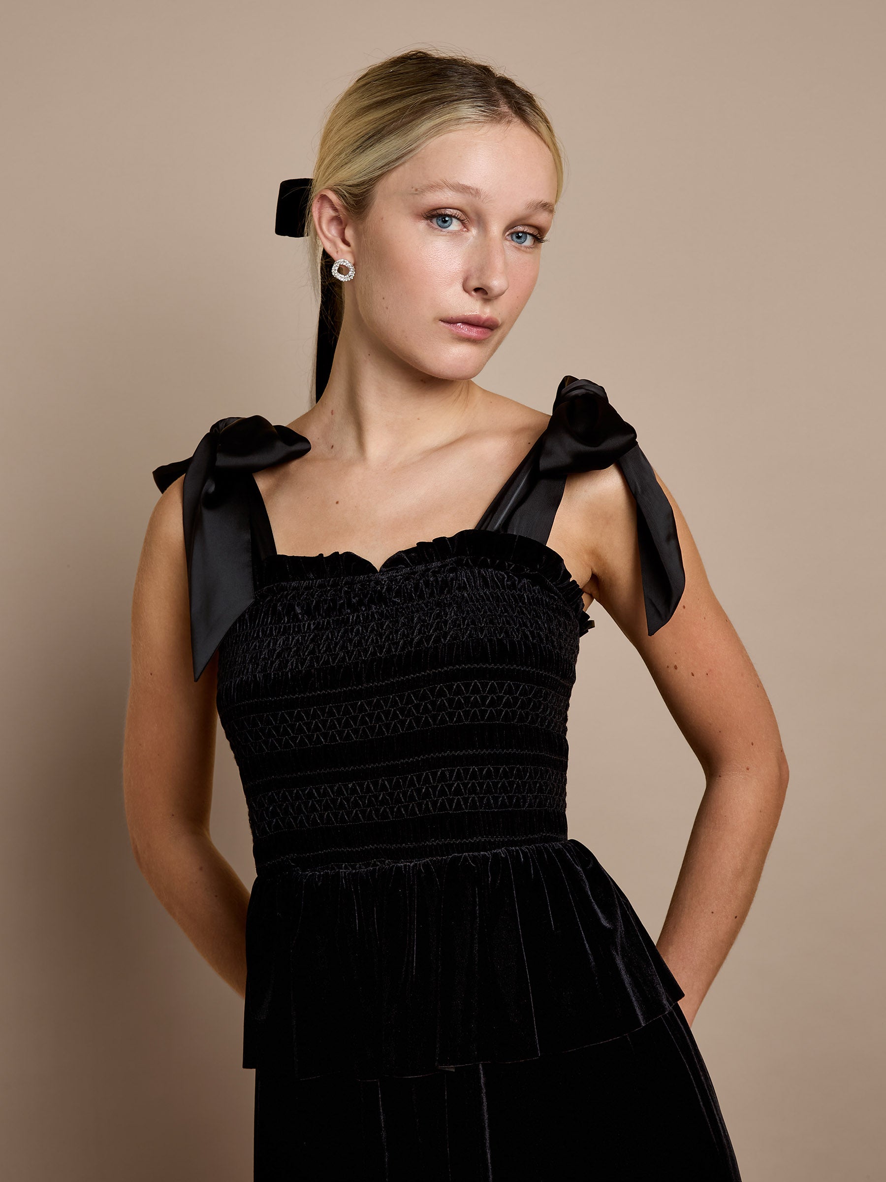 Cece Black Velvet Midi Dress