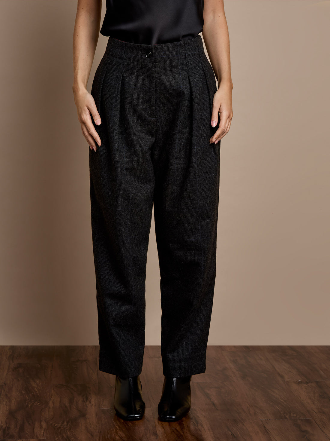 GWD Hannah Pleat-Front Grey Checked Trouser