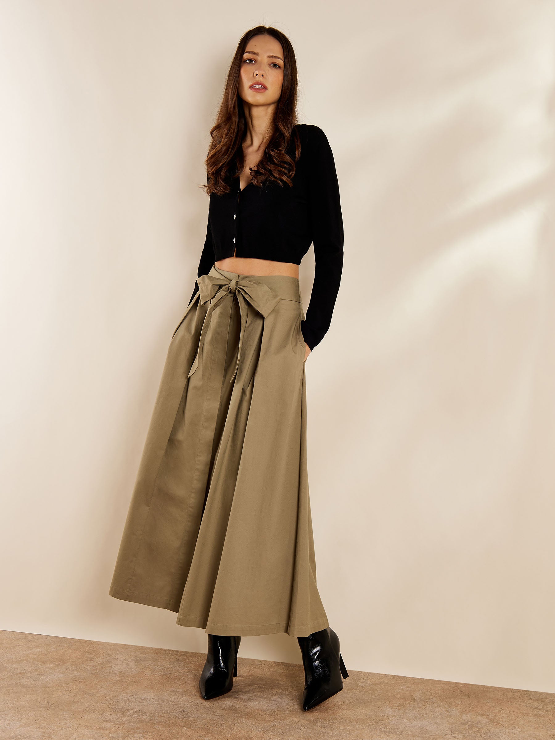 GWD Jewel Cropped Knitted Cardigan