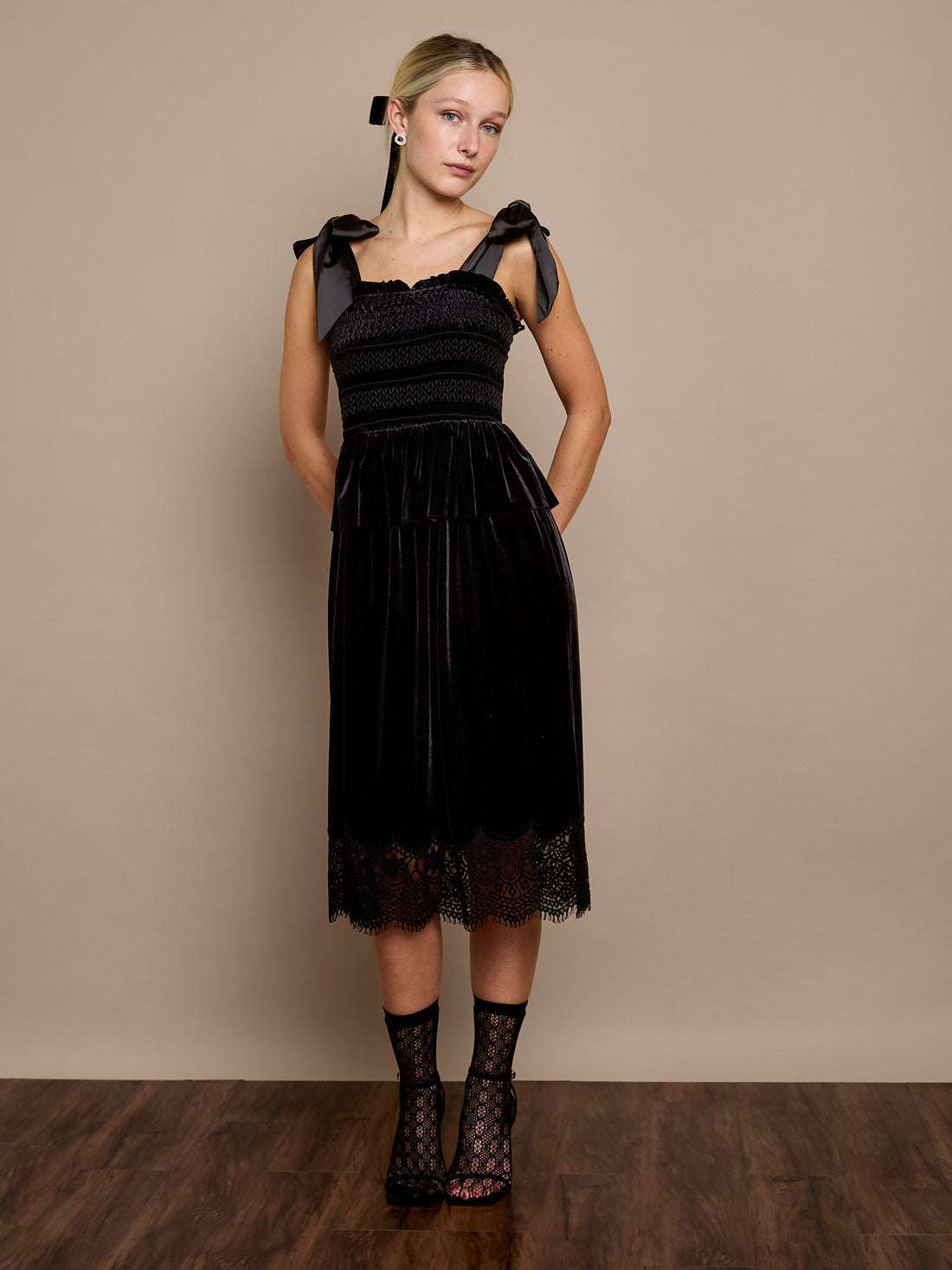 Cece Black Velvet Midi Dress