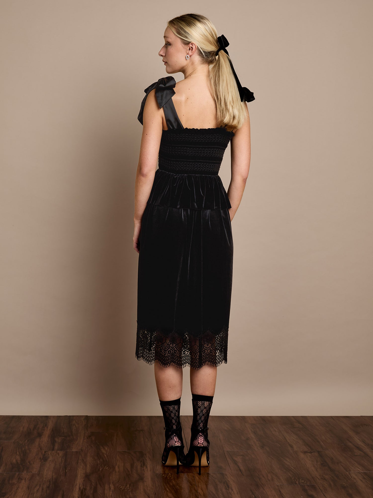 Cece Black Velvet Midi Dress