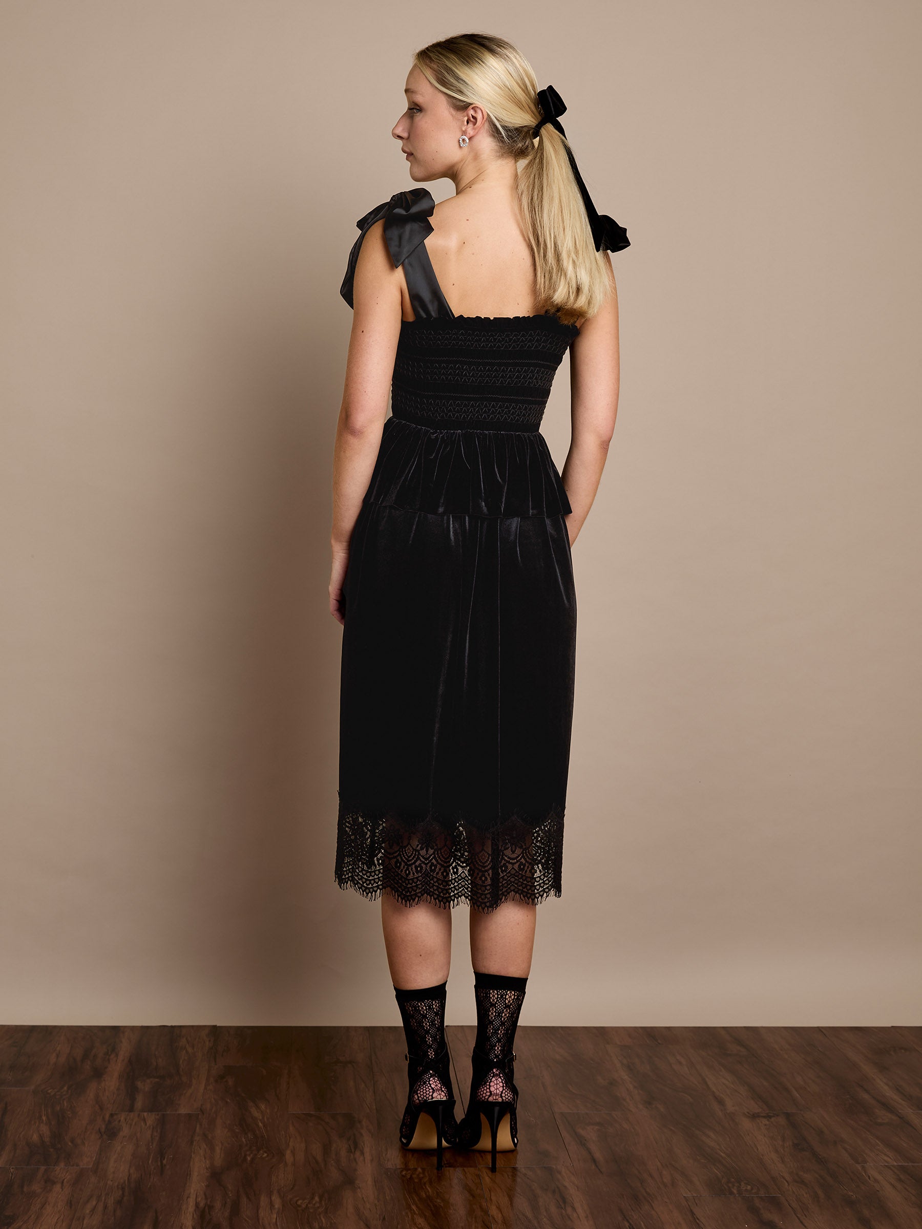 Cece Black Velvet Midi Dress