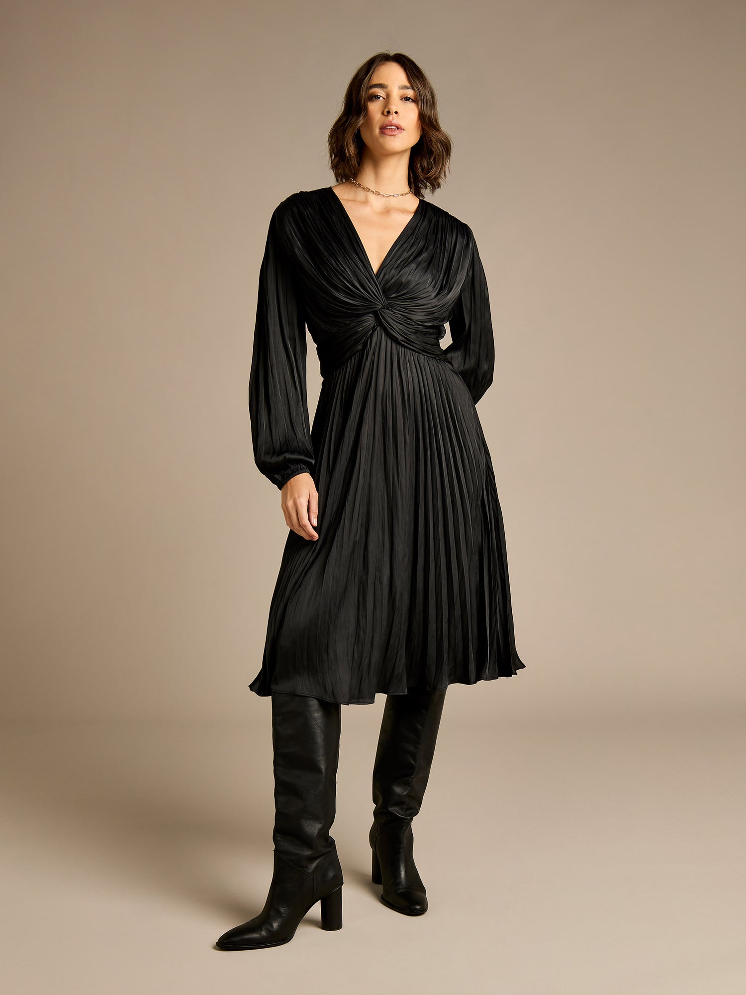 Wilma Black Pleated Midi Dress