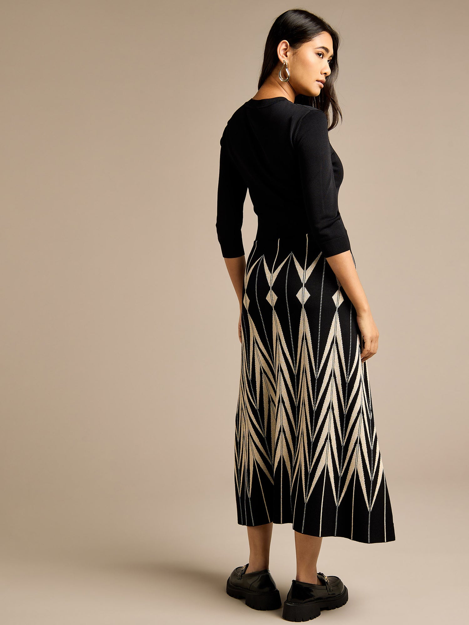 GWD Clover Geo Print Knitted Black Midi Dress