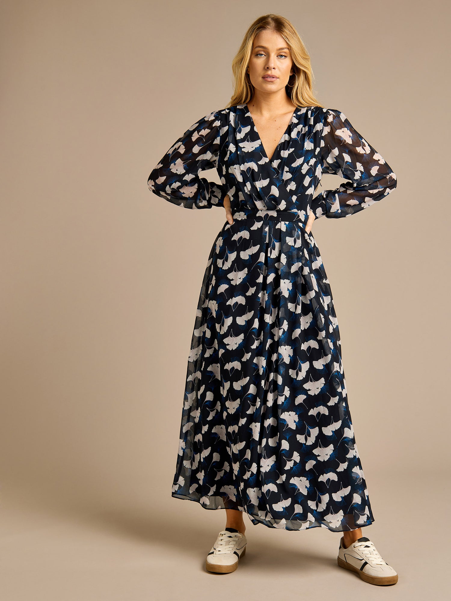 Donna Navy Printed Maxi Dress