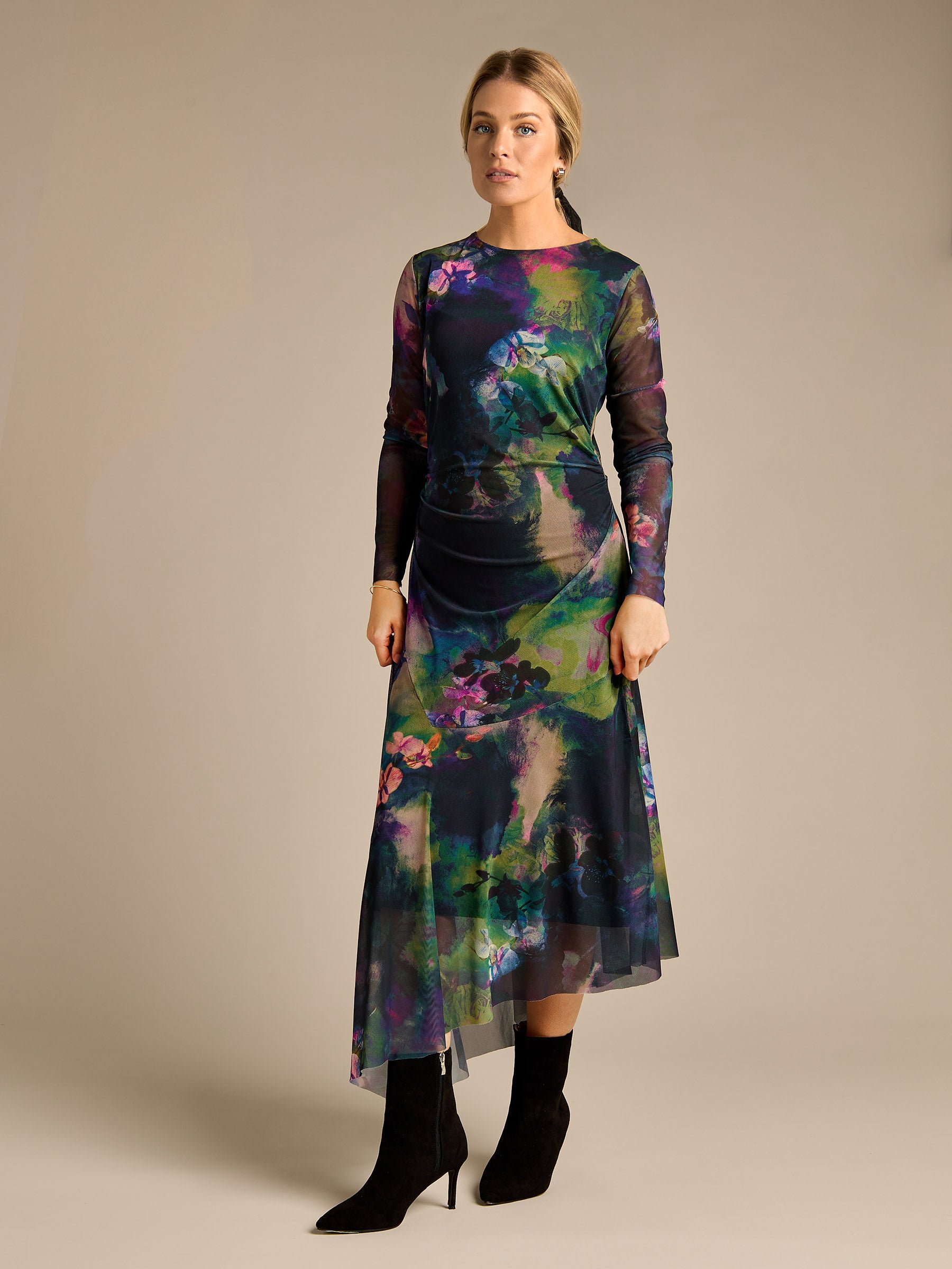 Yaslyn Abstract Printed Dress